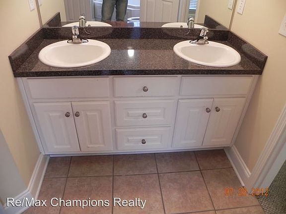 4th image of 5111 Briarwood Ct