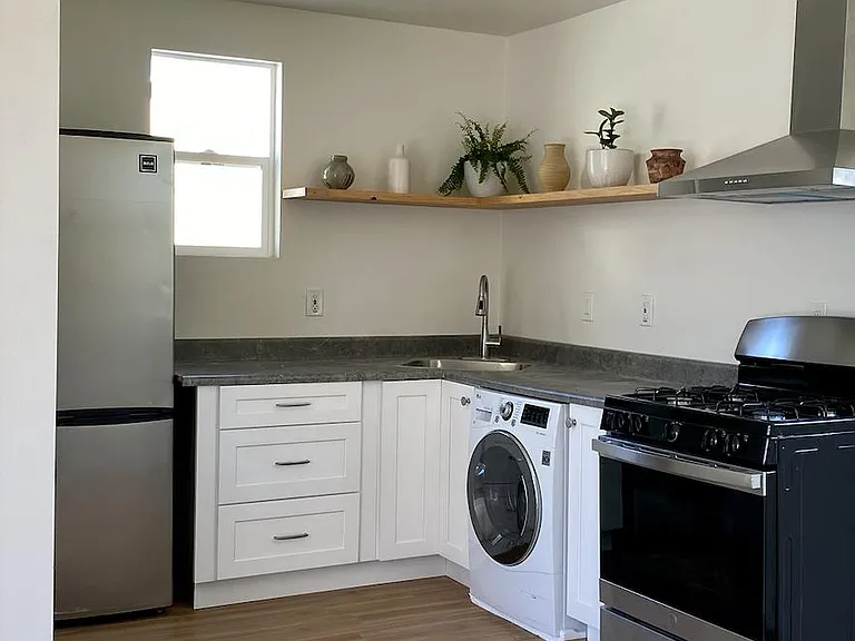 5856 Arlington Ave — Photo 5