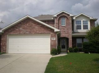 612 Clearbrook St, Azle, TX 76020