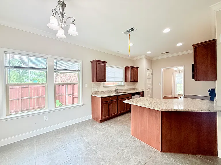 602 Begeman Rd — Photo 4