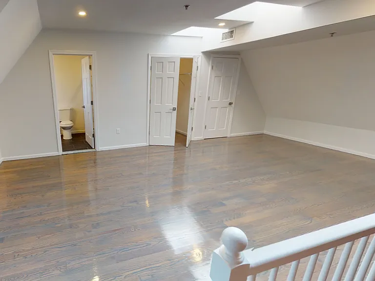 1408 Beacon St #4 — Photo 8
