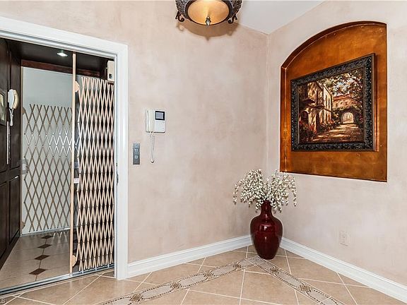 2nd image of 2826 Tiburon Blvd E APT 102