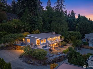 6924 96th Ave SE, Mercer Island, WA 98040