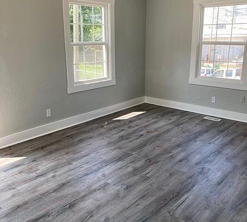 5th image of 515 Montgomery Ave