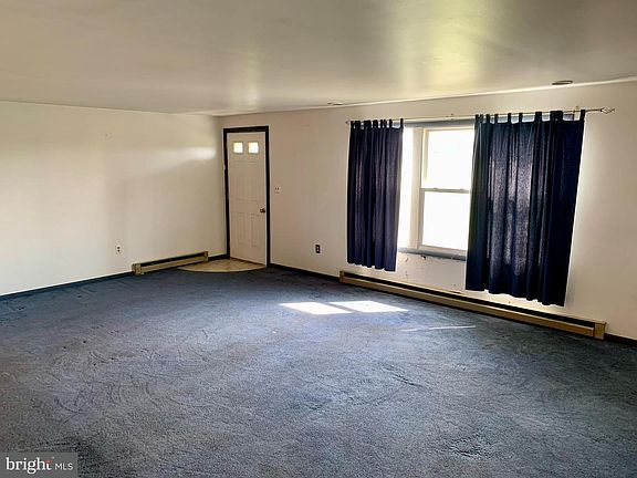 3rd image of 444 Dreibelbis Mill Rd
