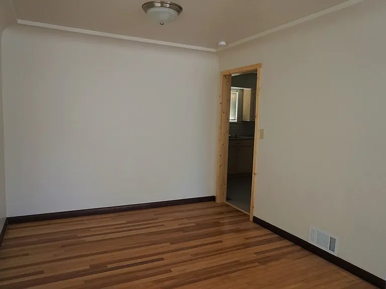 2906 Geary St SE — Photo 10