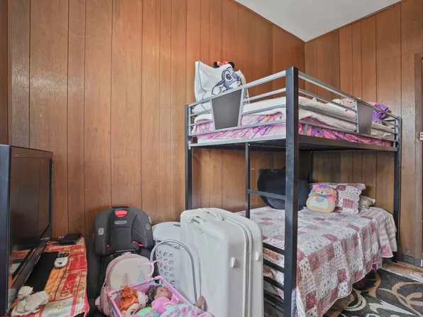 67-03 Myrtle Avenue image 31 of 36