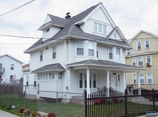 30-32 Manchester Pl, Newark, NJ 07104