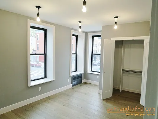 Rented by aptsandlofts.com | media 21