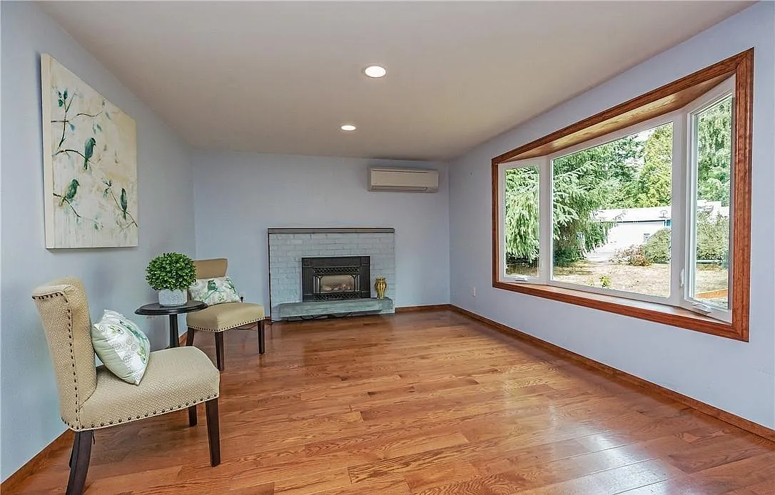 3 bed, 950 sqft, $2,450 — Photo 4