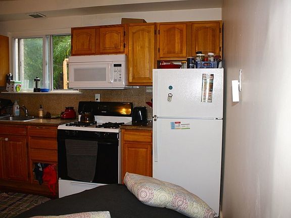 2nd image of 266 9th St #3