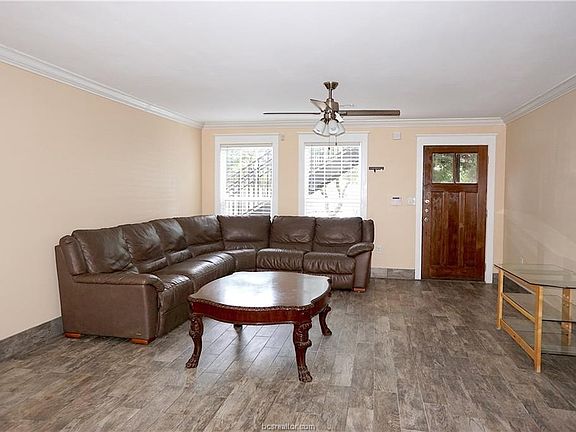 3rd image of 1725 Harvey Mitchell Pkwy S APT 1614