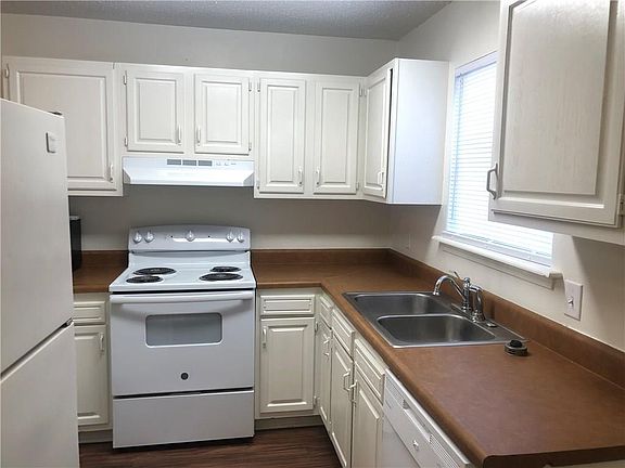 5th image of 532 N Betty Jo Dr