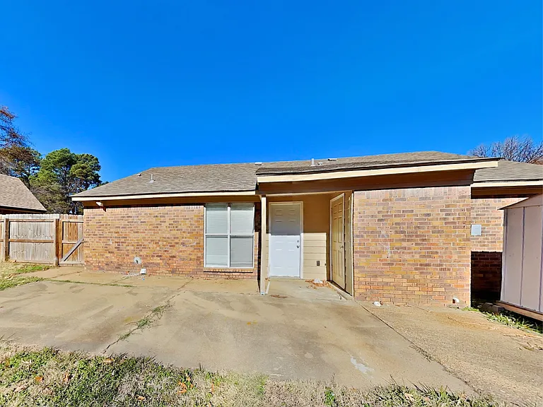 3535 Laurel Cv — Photo 18