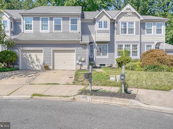 4th image of 32 Fairway Ct