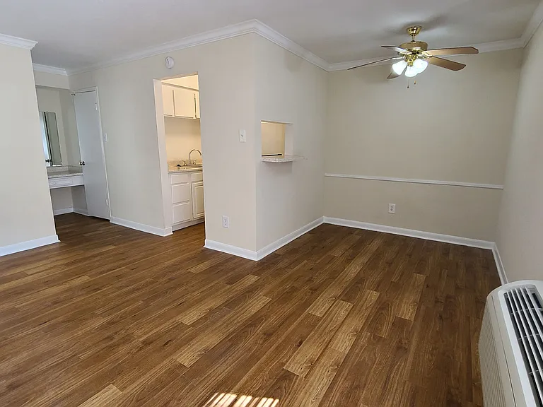 Morgan Manor — Photo 16