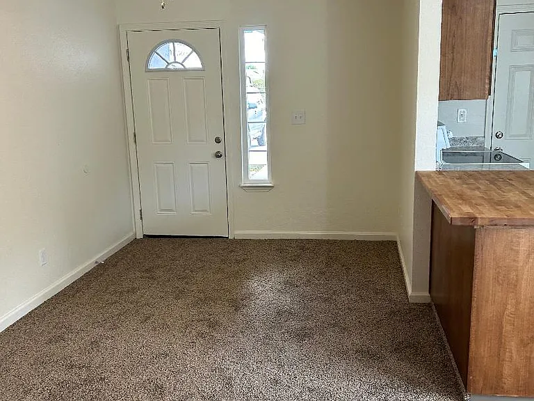 1218 Humboldt Ave — Photo 10