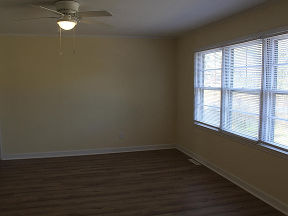 3rd image of 2560 E Forest Dr