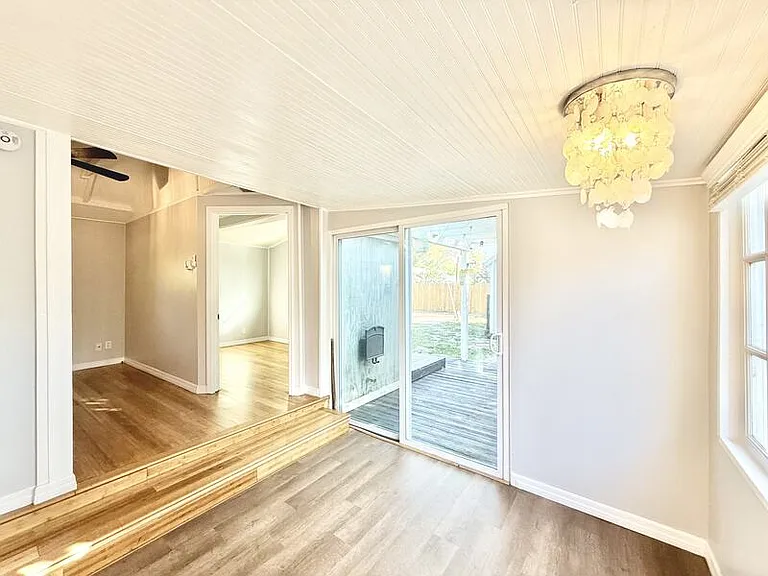 713 Smith St — Photo 30
