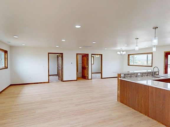 5th image of 966 Tweed Ln
