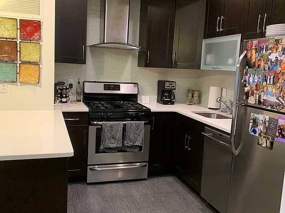 4th image of 2540 38th St #4D