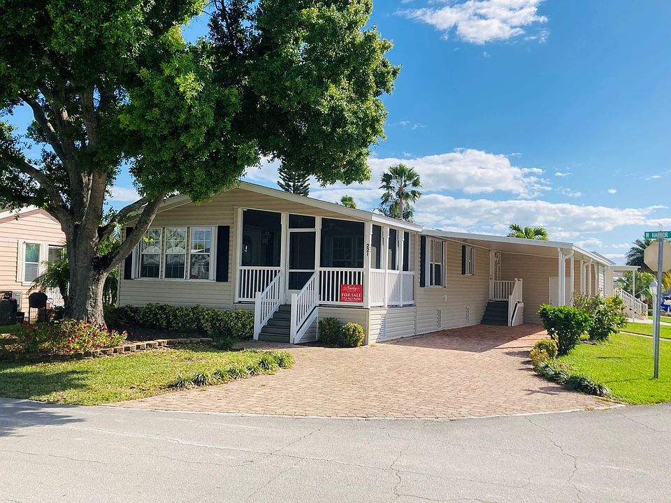 1st image of 221 Arbor Ln