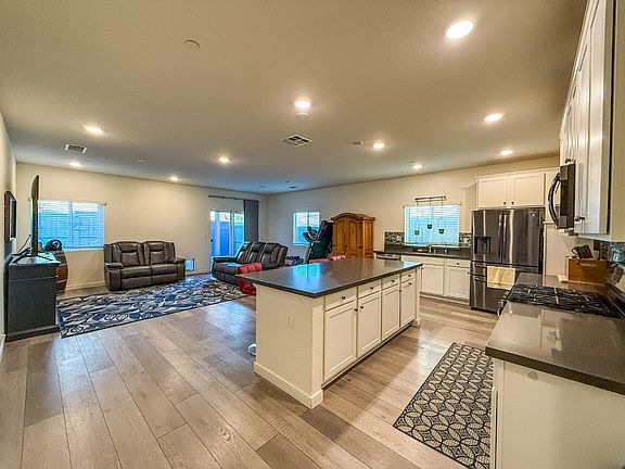 5th image of 2117 Wooster Place