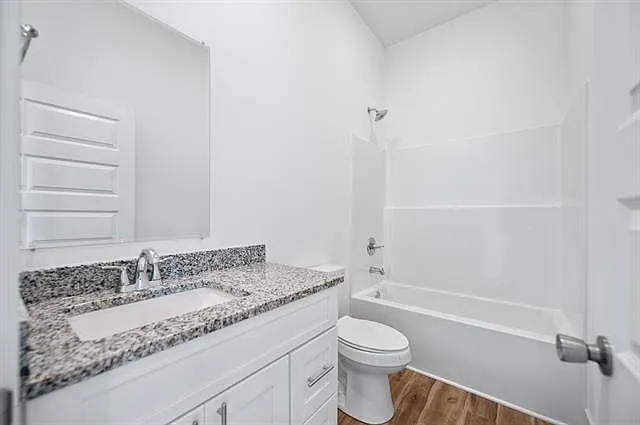 720 E Elmwood St — Photo 12