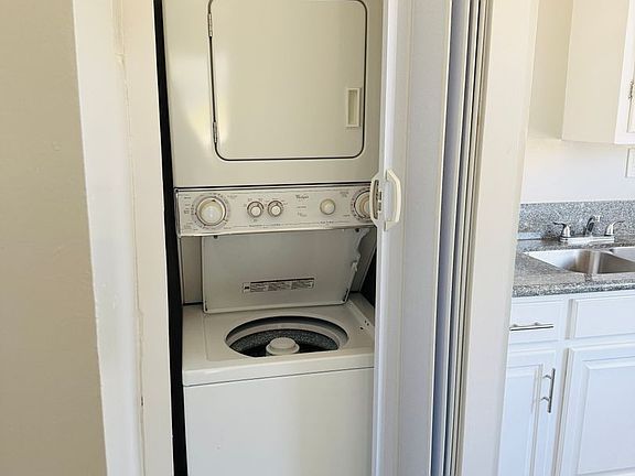 5th image of 1106 E 1st St #307-B