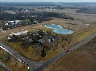 12126 Hyndman Rd, Churubusco, IN 46723