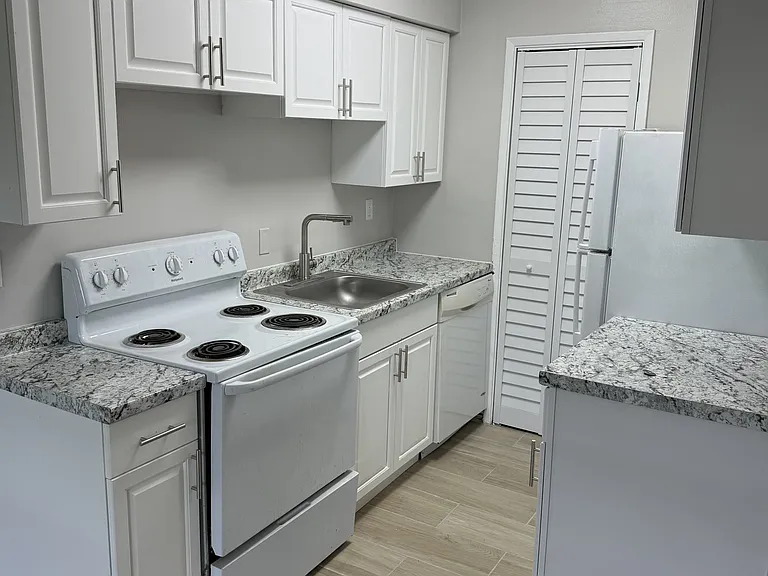749 NE 13th Ct #2 — Photo 2