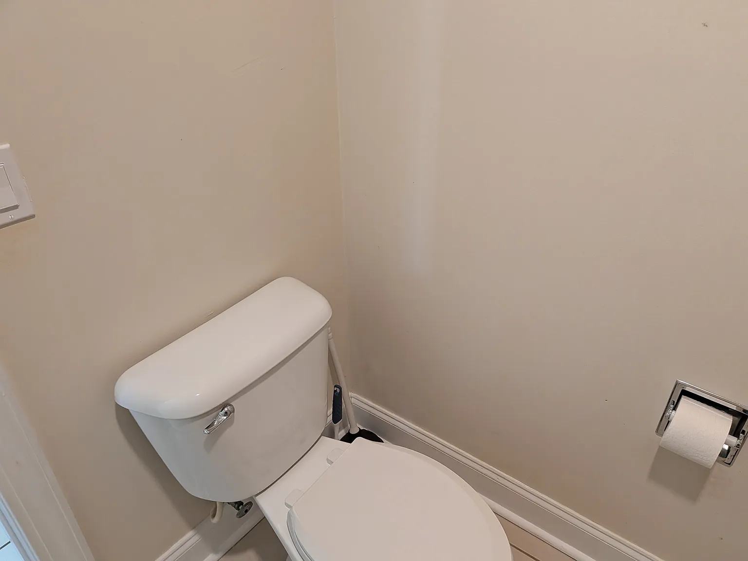 Studio, 300 sqft, $900 — Photo 2