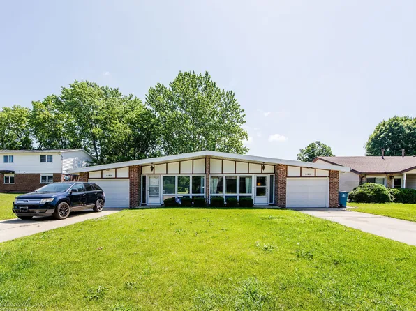 950-952 Heritage Dr, Bourbonnais, IL 60914
