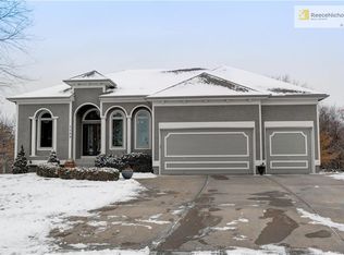 1109 Foxshire Cir, Raymore, MO 64083