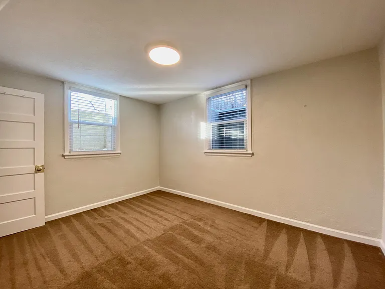 3rd bedroom, conforming