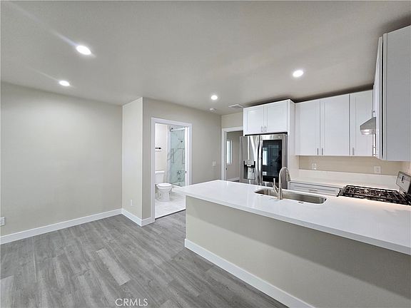 3rd image of 4653 Emerson St