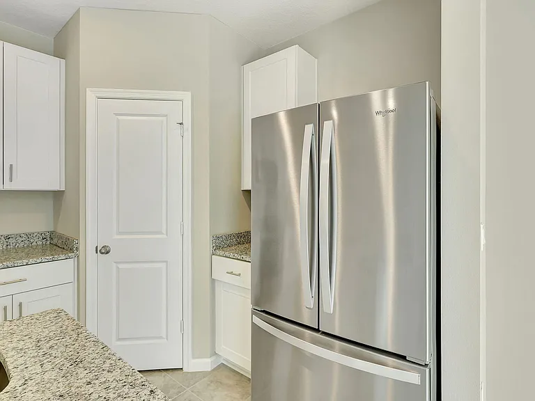 5694 SE Edgewater Cir — Photo 9