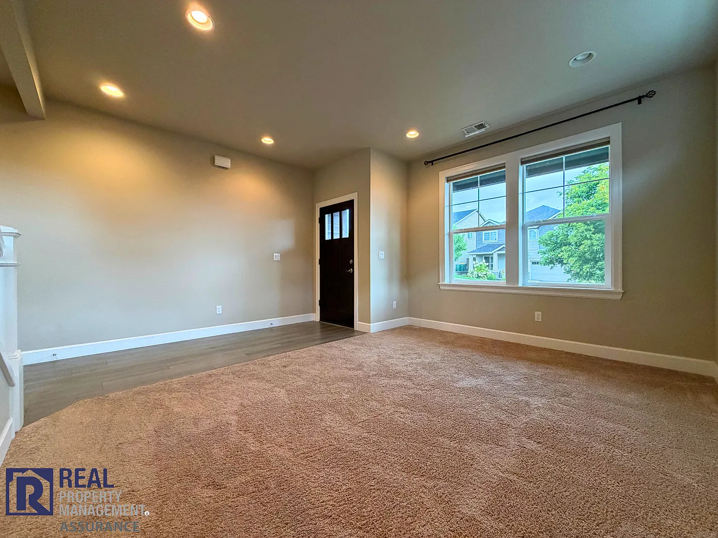 Spacious 5-Bedroom Beaverton Home Near Progress Ridge & Mountainside — Photo 2
