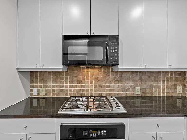 420 Queens Rd #7 — Photo 38