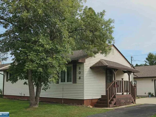 208 Elmwood Rd, Hoyt Lakes, MN 55750