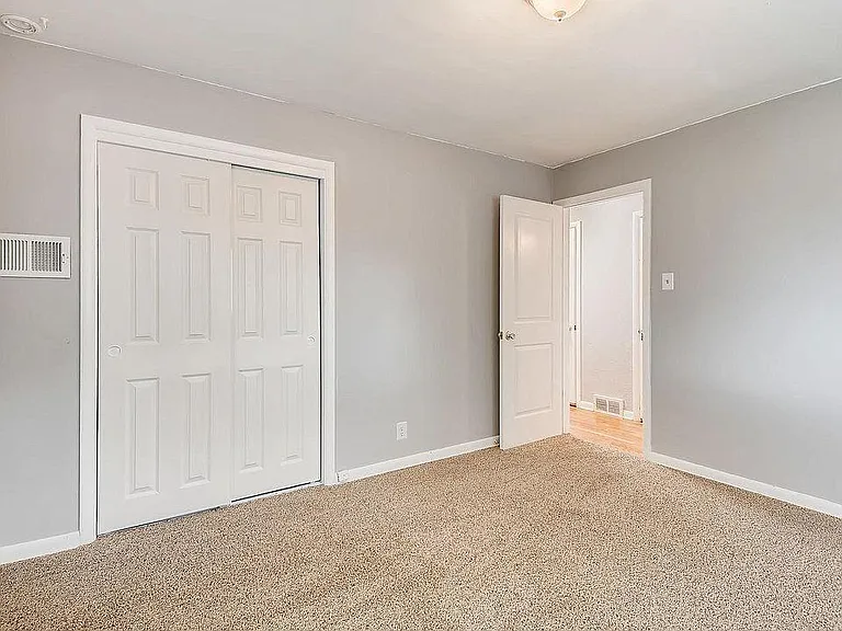Upstairs bedroom 1