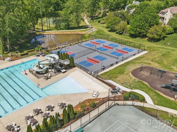 902 Hoke Trl, Cramerton, NC 28032