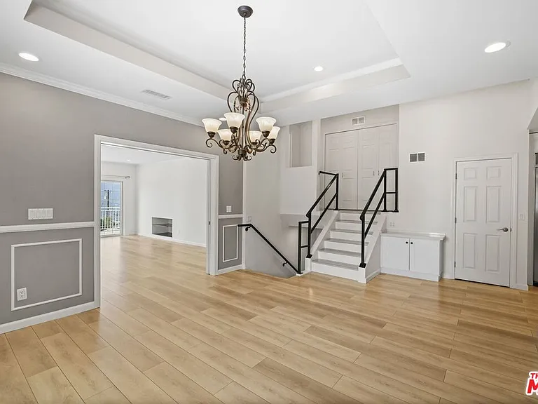 2910 Santa Carlotta St — Photo 9