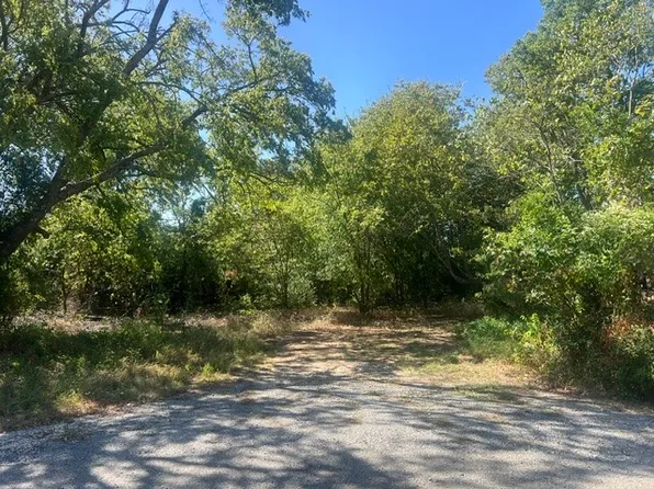 276 Castle Dr, Pottsboro, TX 75076