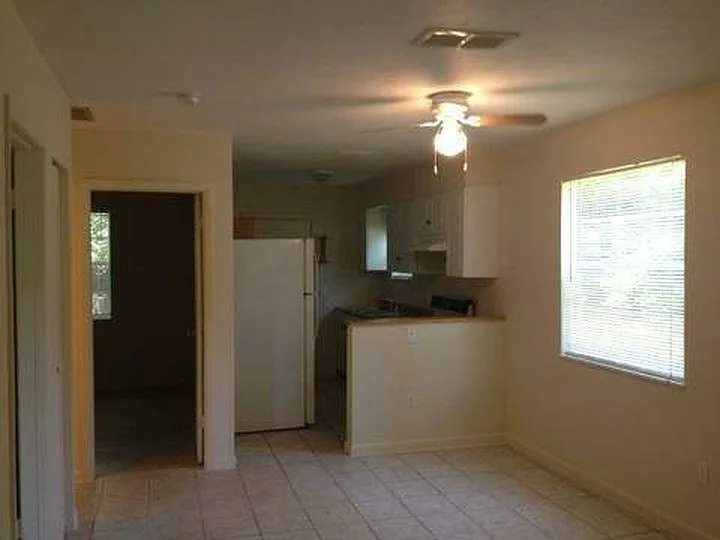 627 Tanglewood St #3 — Photo 3