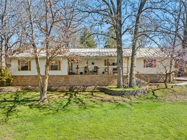 9570 Lakewoods Dr, Rogers, AR 72756