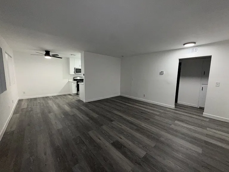 14351 Haynes St #104 — Photo 9