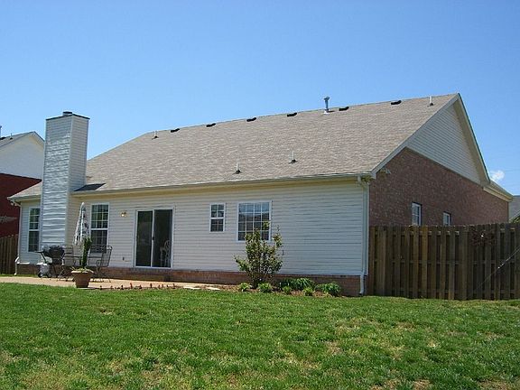 Large patio*privacy fence