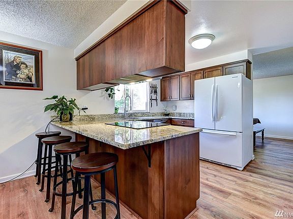 5th image of 8019 59th Ave NE