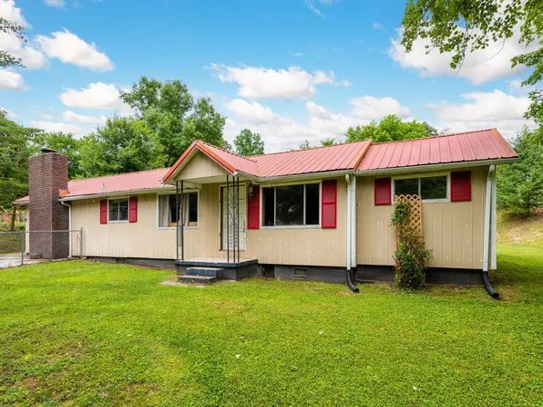 11138 Hallett St, Soddy Daisy, TN 37379